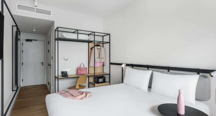 ibis Budapest Stadium Room Type - Standard Room with 1 double bed and balcony