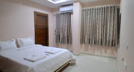 Downtown Stay - Rooms & Serviced Apartments Room Type - Superior King Room
