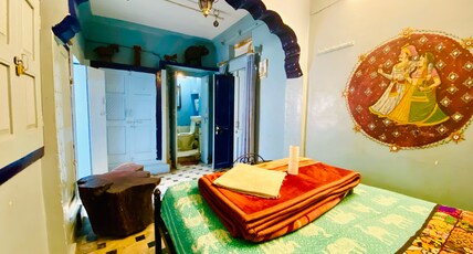 Bob Hostel Room Type - Deluxe Double room with Balcony