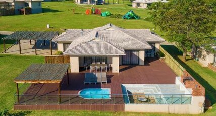 Cayley Mountain Resort Room Type - Three Bedroom Luxury Chalet with Splash Pool Cayley Mountain Resort Room Type - Three Bedroom Luxury Chalet with Splash Pool