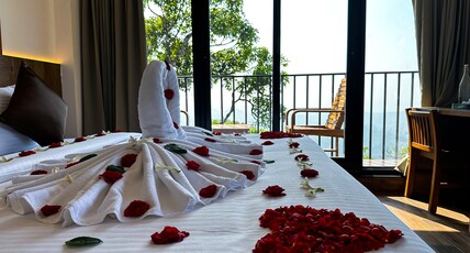 Kamal Misty Woods Munnar Room Type - Majestc Valley View room with balcony