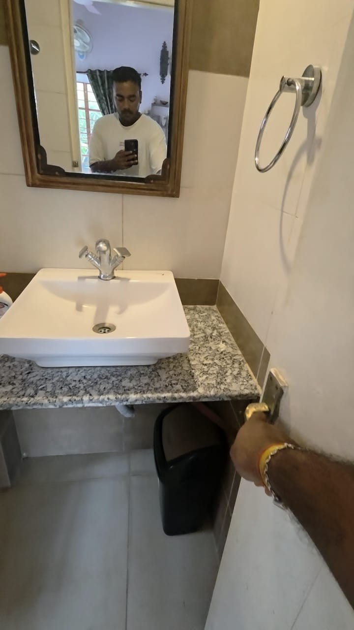 Bishwamoni Baganbari Deluxe Rooms - Tap to explore photos