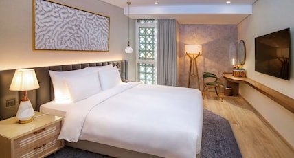 Radisson Blu Hotel & Resort, Abu Dhabi Corniche Room Type - Premium Room - City View Radisson Blu Hotel & Resort, Abu Dhabi Corniche Room Type - Premium Room - City View