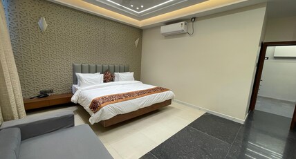 Hotel Vishwaraj Residency Room Type - Premium Room