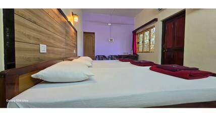 Casa Roiz Guest House Room Type - 3 Bed AC Room
