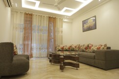 Under My Roof Superio | Rooms & Wi-Fi