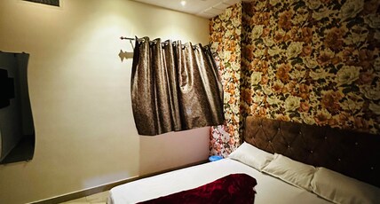 Hotel shipra Paradise Room Type - Bedroom 7