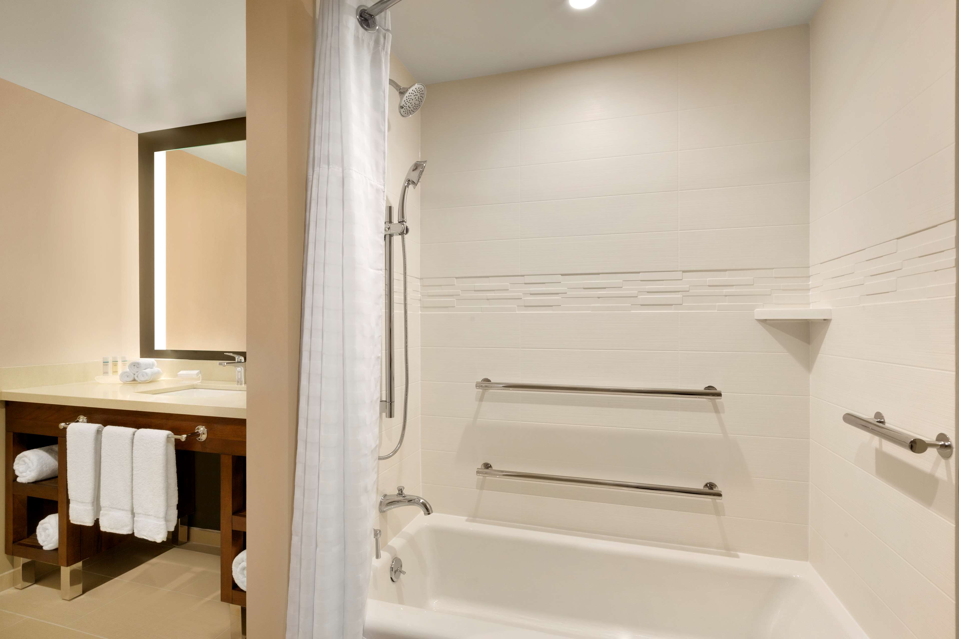 Homewood Suites by Hilton Augusta - Tap to explore photos