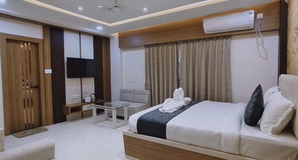Hotel Aranya Residency Room Type - Super Delxue Room with Balcony