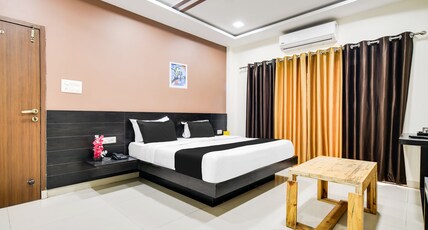 Super Collection O Indore Near Omax City 1 Room Type - Deluxe Super Collection O Indore Near Omax City 1 Room Type - Deluxe