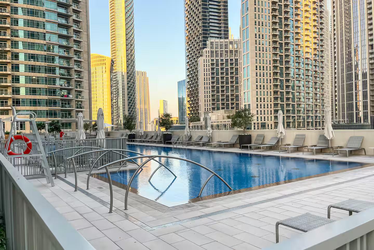 ELIVAAS Curated Upgraded 3BR + Maid Room, Opera District View - Tap to explore photos