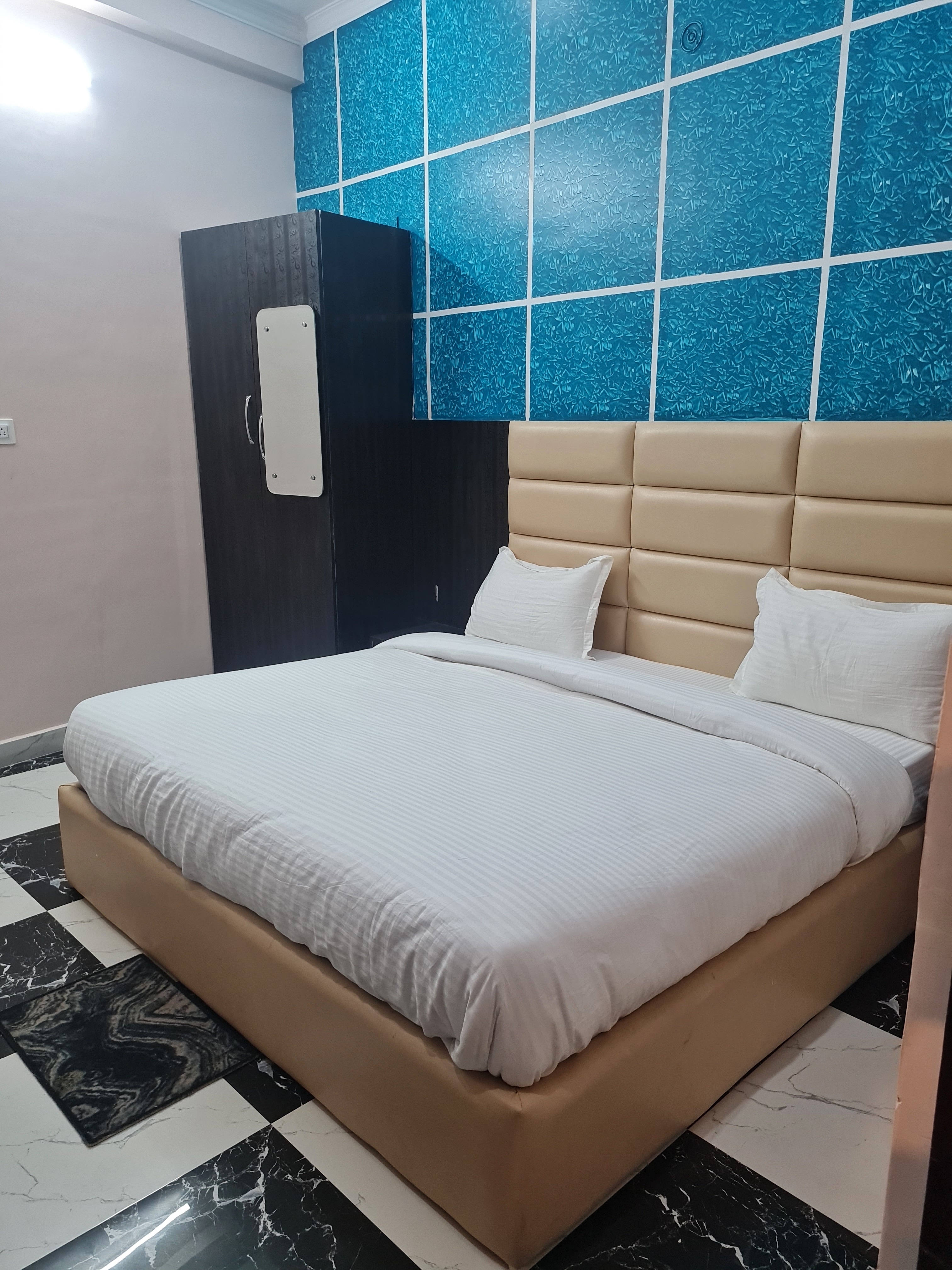 Hotel Shree Rama Inn - Tap to explore photos
