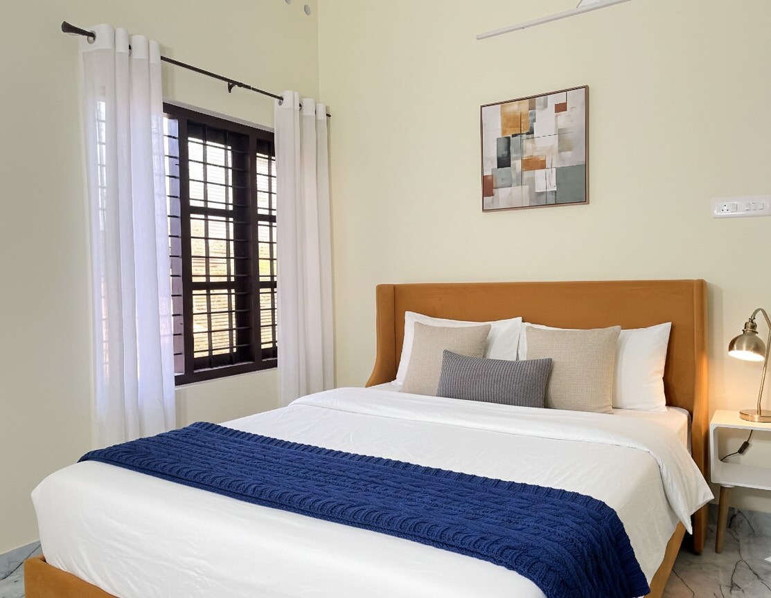 VAR Fun Haus2 AC 2BHK 8 Min Walk Beach Foosball - Tap to explore photos