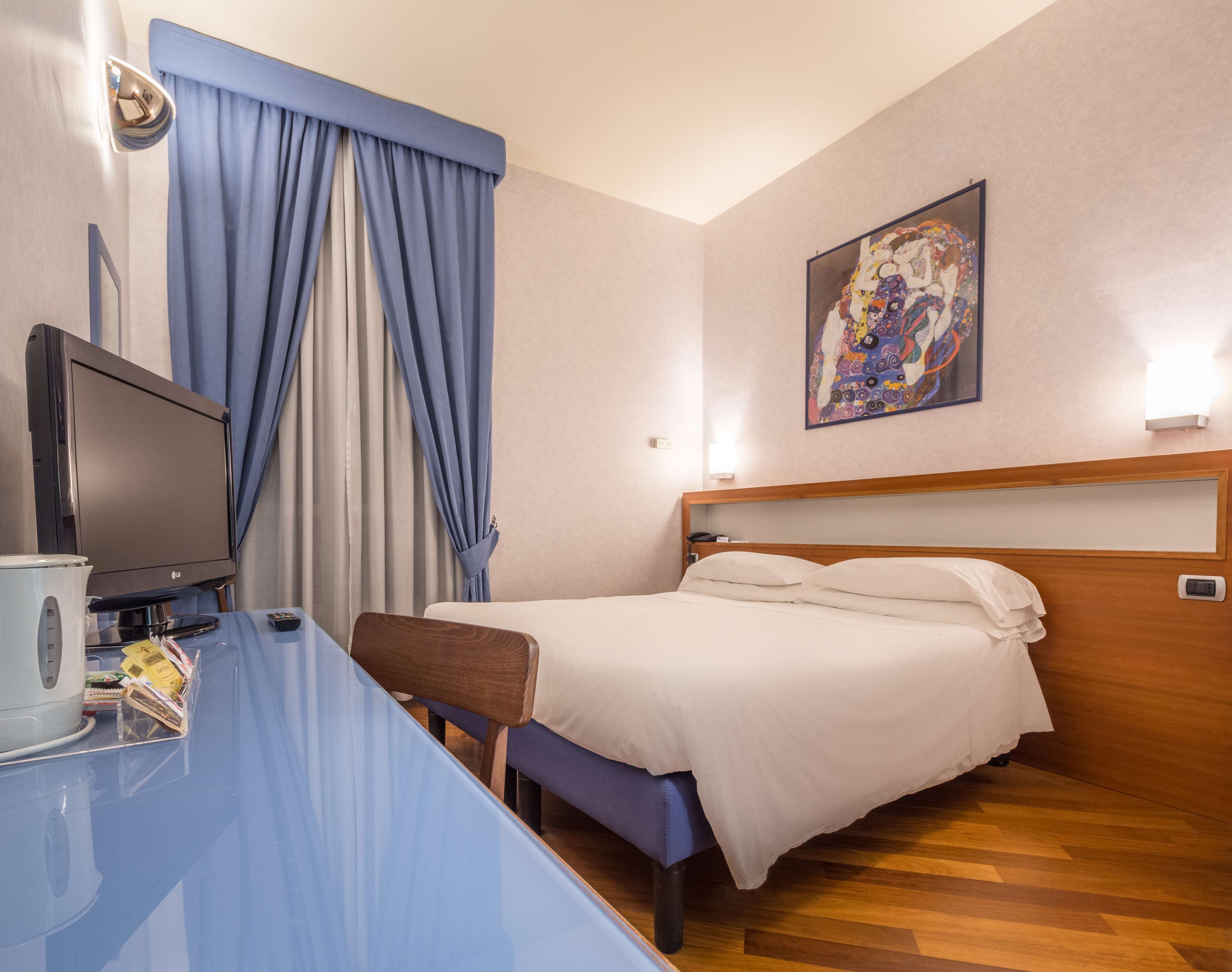 Best Western Hotel Plaza - Tap to explore photos