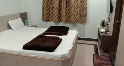 Hotel Devendra Room Type - Deluxe AC Room