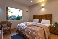 Hotel City Premier - Golf Course Road