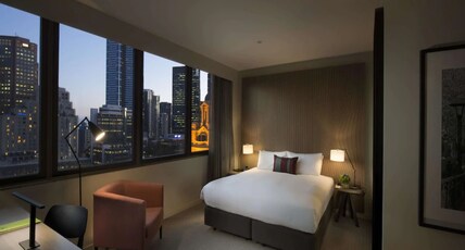 DoubleTree by Hilton Hotel Melbourne - Flinders Street Room Type - KING SKYLINE RIVER VIEW