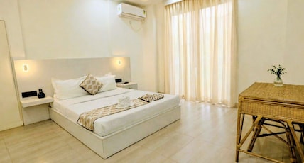 Citrine Hotel - 10 minutes from Railway Station Room Type - Corporate Suite Citrine Hotel - 10 minutes from Railway Station Room Type - Corporate Suite
