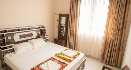 Omji Ashram - Ramayanam Room Type - Deluxe Double Room 