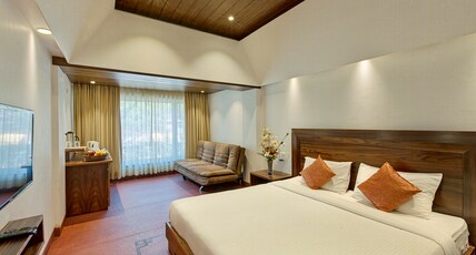Shreyas Hotel Mahabaleshwar Room Type - PREMIUM ROOM With Balcony