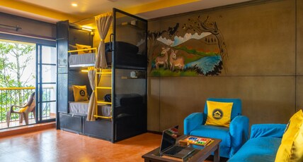 The Hosteller Munnar Room Type - Bed in 4 Bed Female Dormitory with Balcony and Valley View