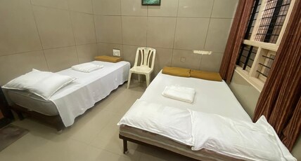 Mourya Deluxe A/C Lodge Room Type - TRIPLE DELUXE NON AC