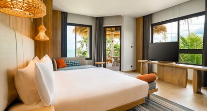 Holiday Inn Resort Samui Bophut Beach, an IHG Hotel Room Type - 1 Bedroom Suite Ocean View Balcony