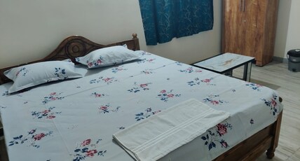 The Classic Crown | Near KIIT Square Room Type - NON AC Room