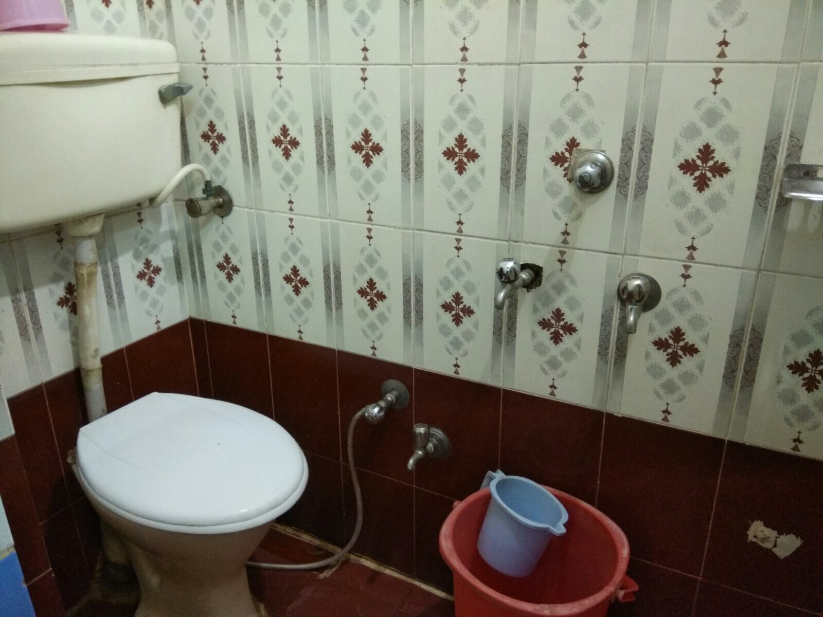 Hotel Krishna@Kanpur Central City side gate - Tap to explore photos