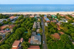 Foxoso Aaristo Baga Beach Resort