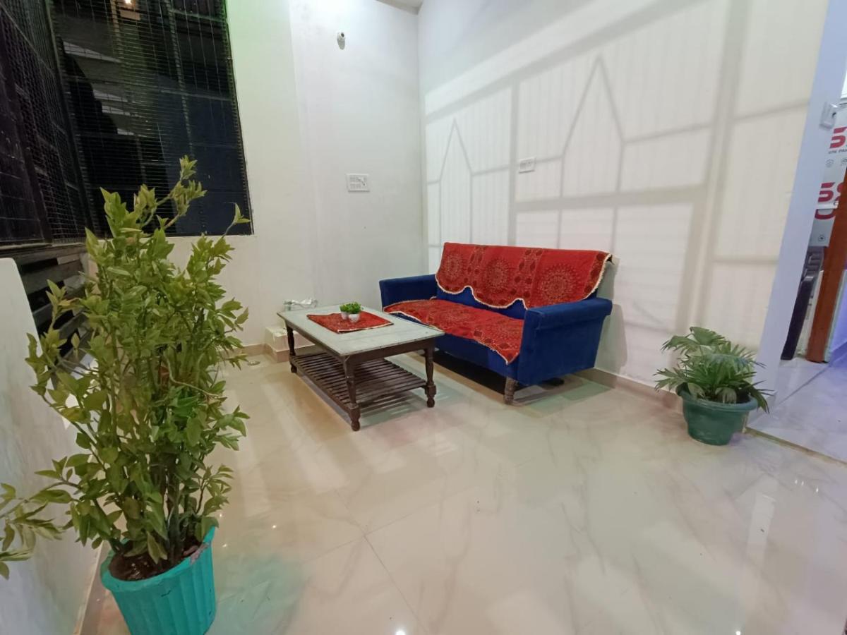 Narayanam Guest House Ayodhya - Tap to explore photos