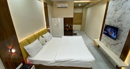Hotel Royal Bistro Room Type - Super Deluxe