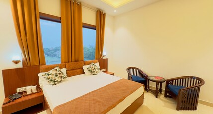 Shri Balaji Resort Room Type - Premium