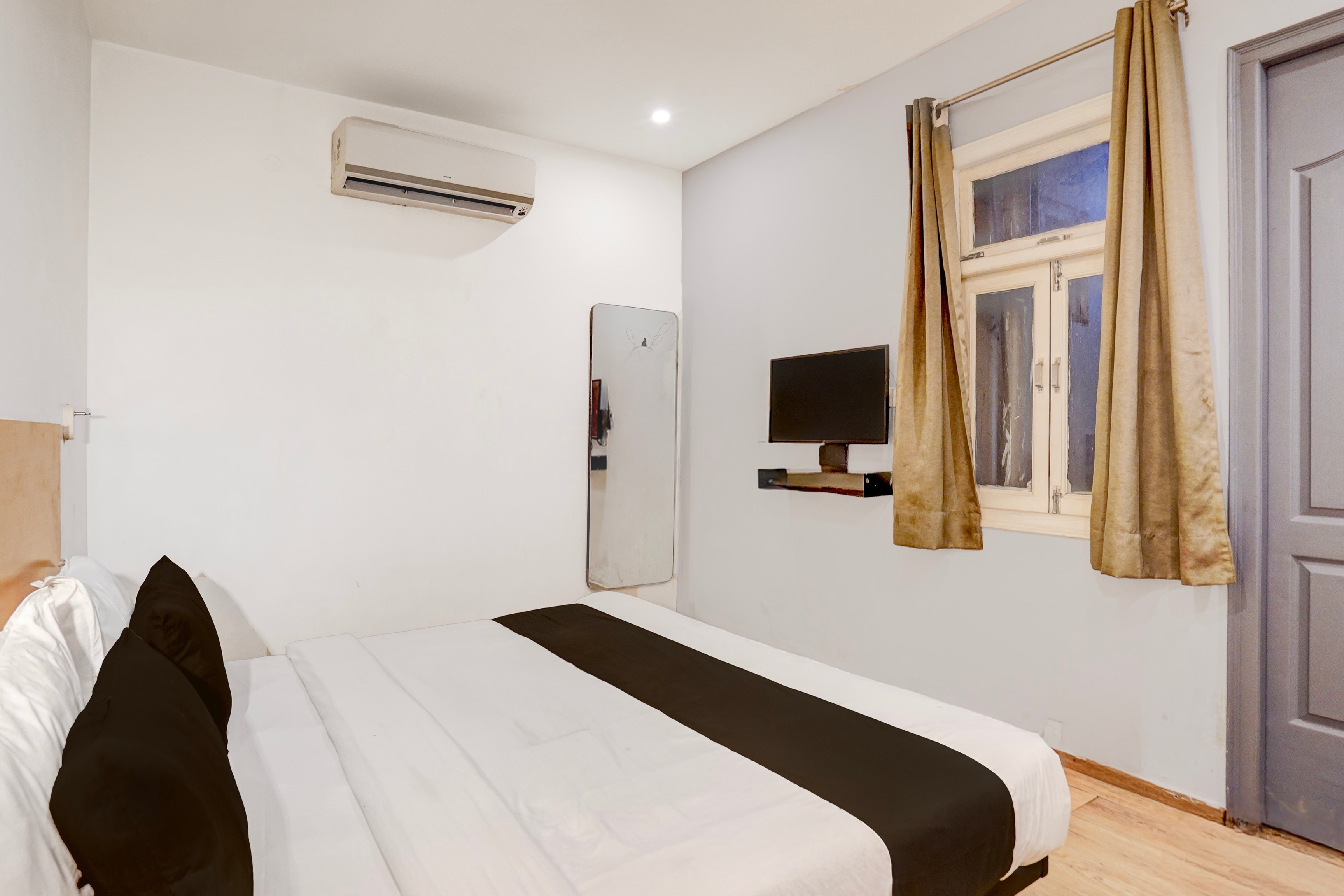 Townhouse Siddharth vihar hotel golden world and banquet - Tap to explore photos