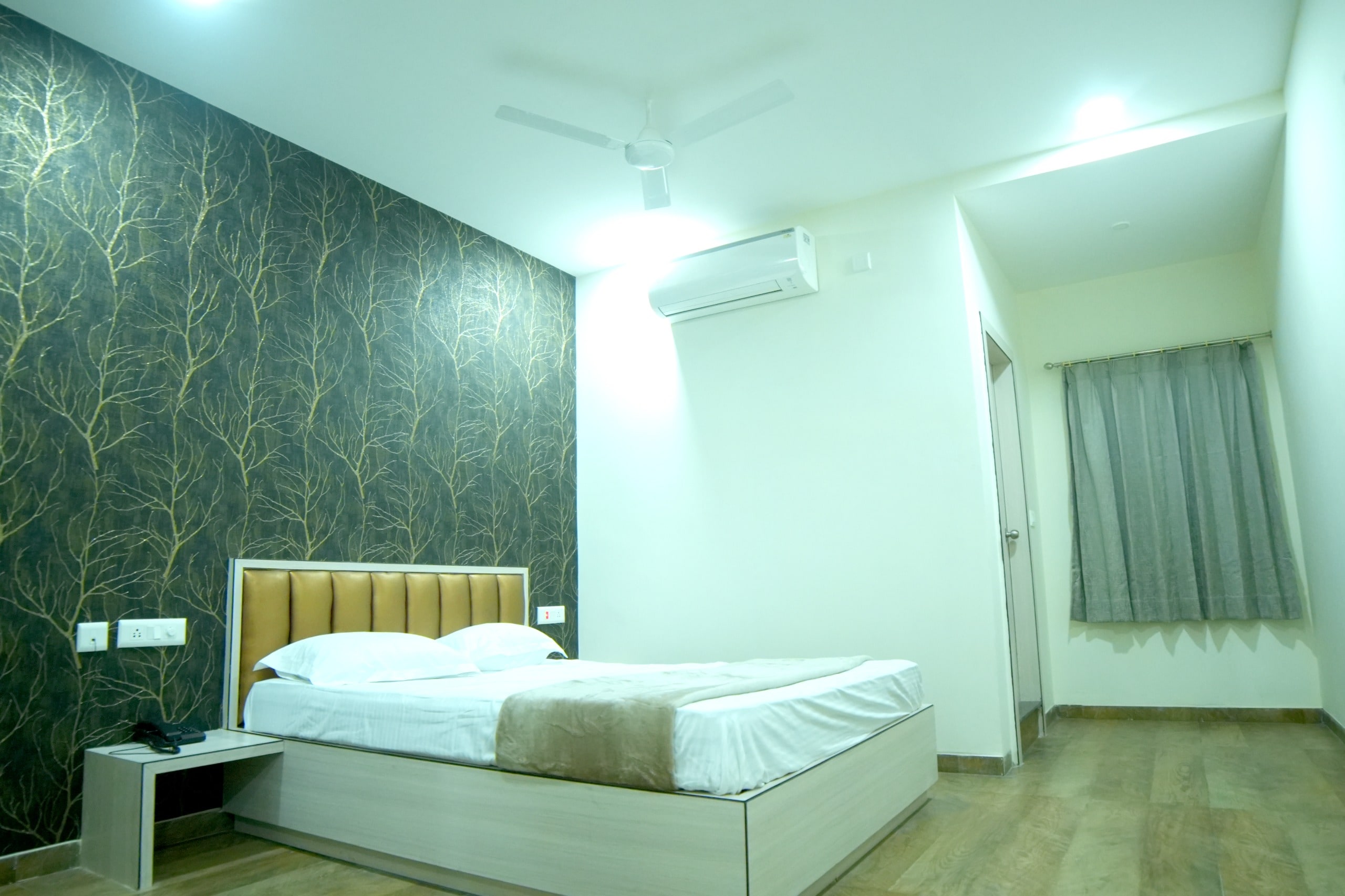 GUPTHA'S CHAYA INN - Tap to explore photos