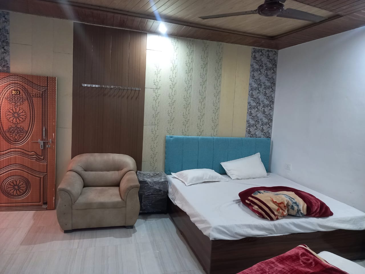 Rameshwaram guest house - Tap to explore photos