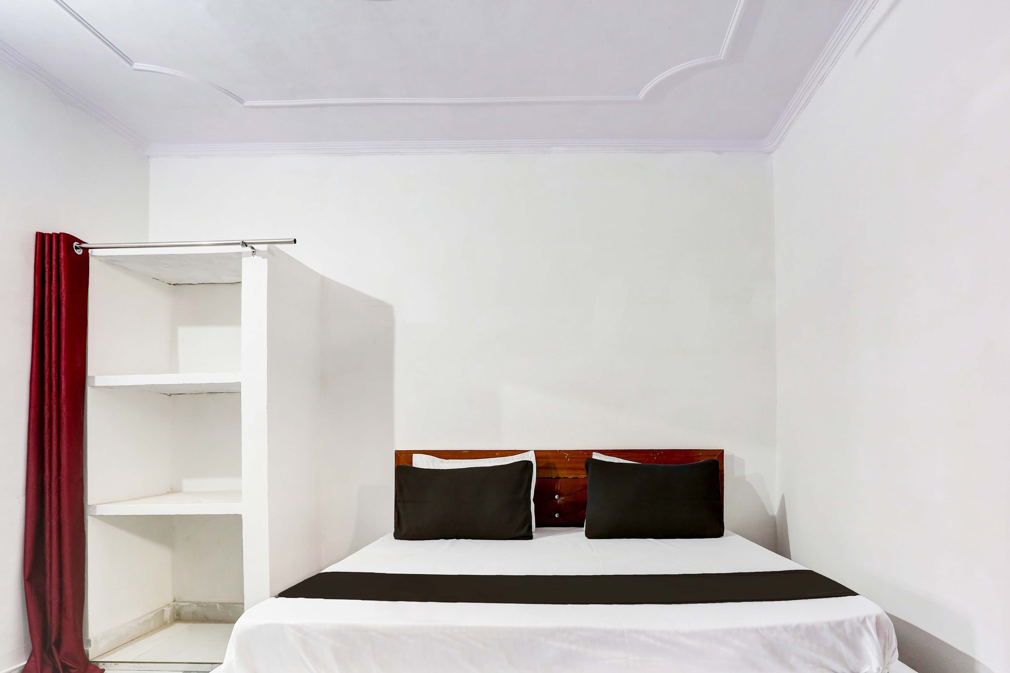 Hotel O JR GUEST HOUSE - Tap to explore photos