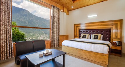 Hotel Cherry Manali Room Type - Deluxe Room with Mountain View