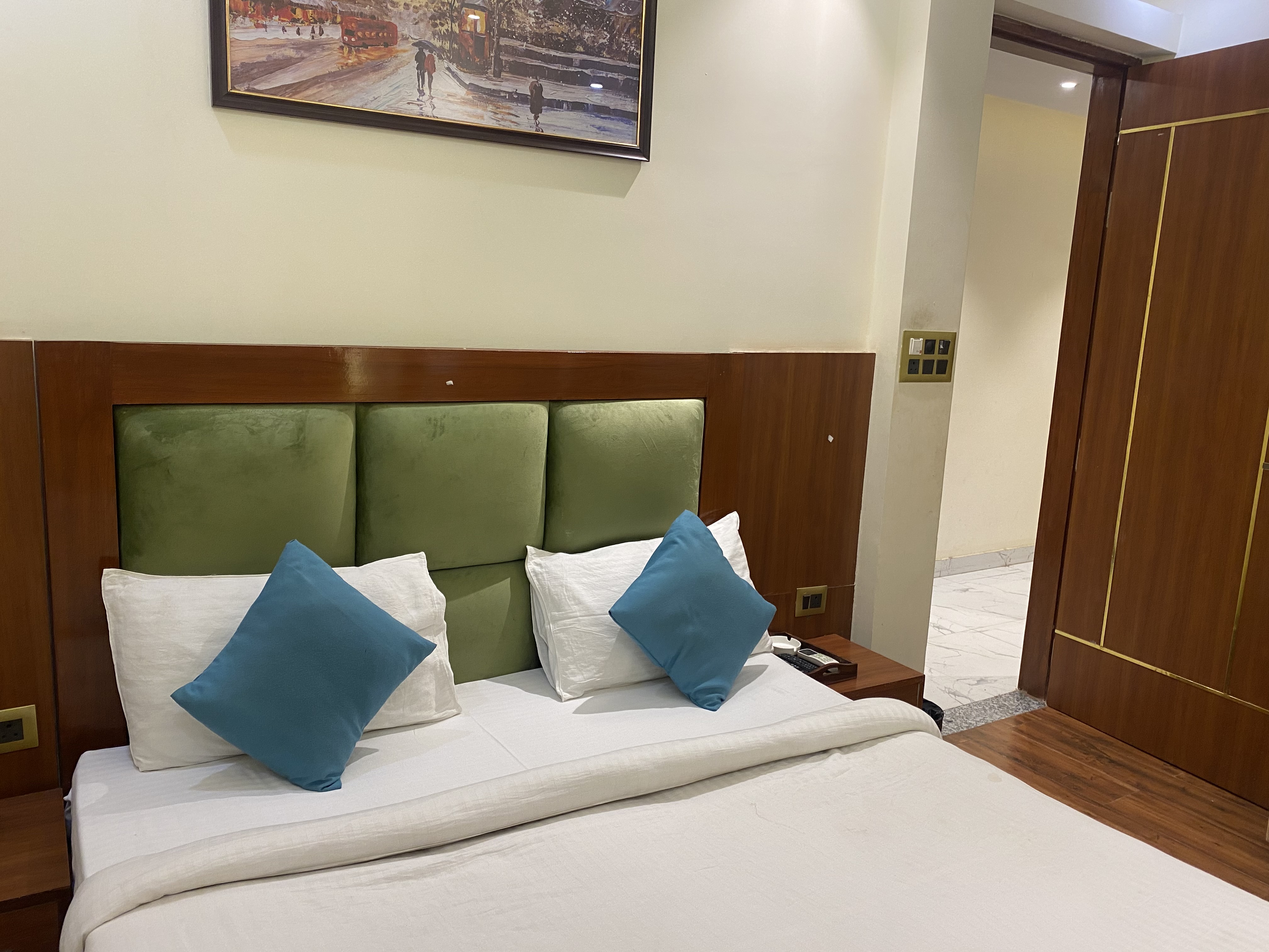 Hotel Ramesh Palace - Tap to explore photos