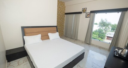 Hotel Divine Room Type - Deluxe Room