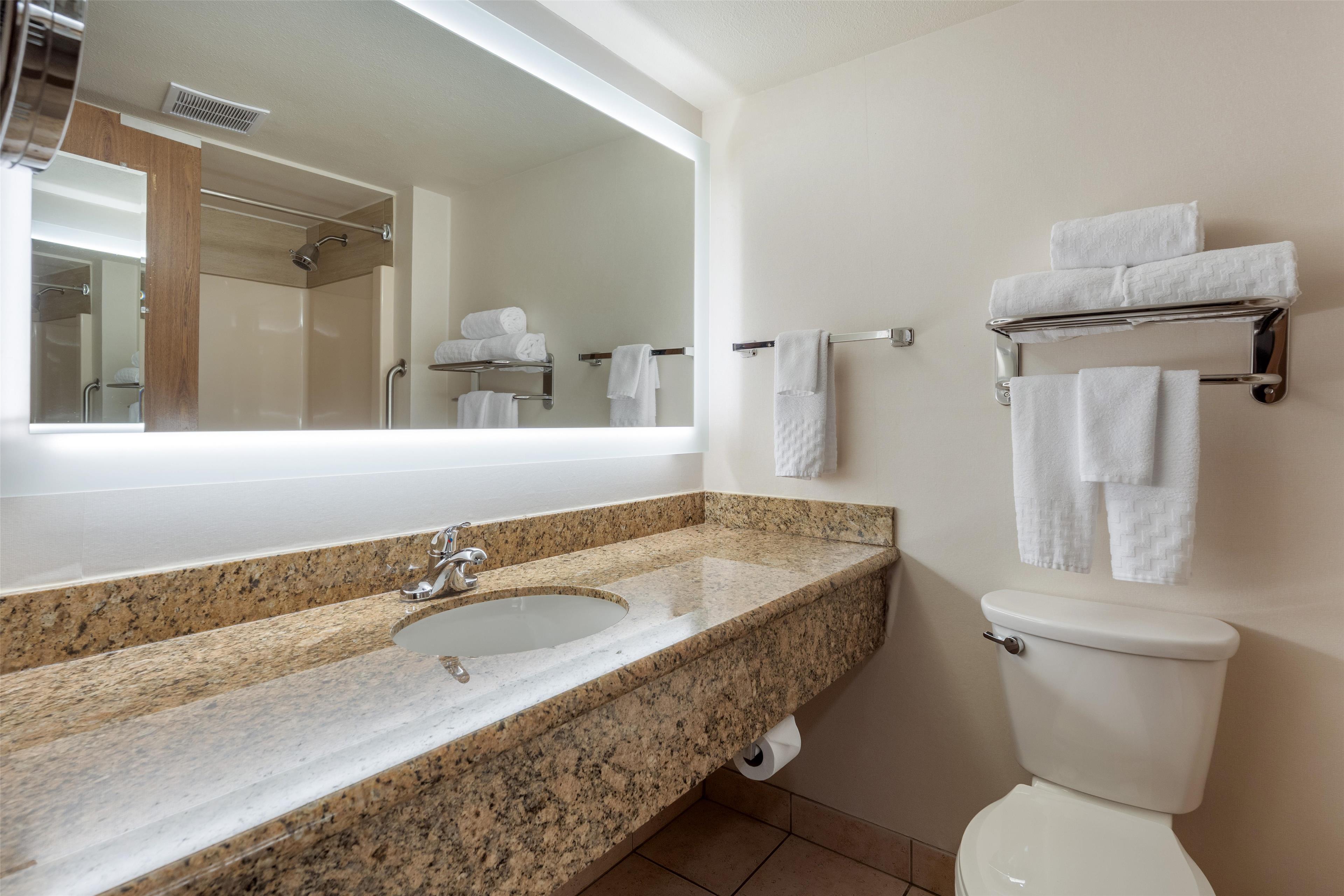 Best Western Plus Oak Harbor Hotel & Conference Center - Tap to explore photos