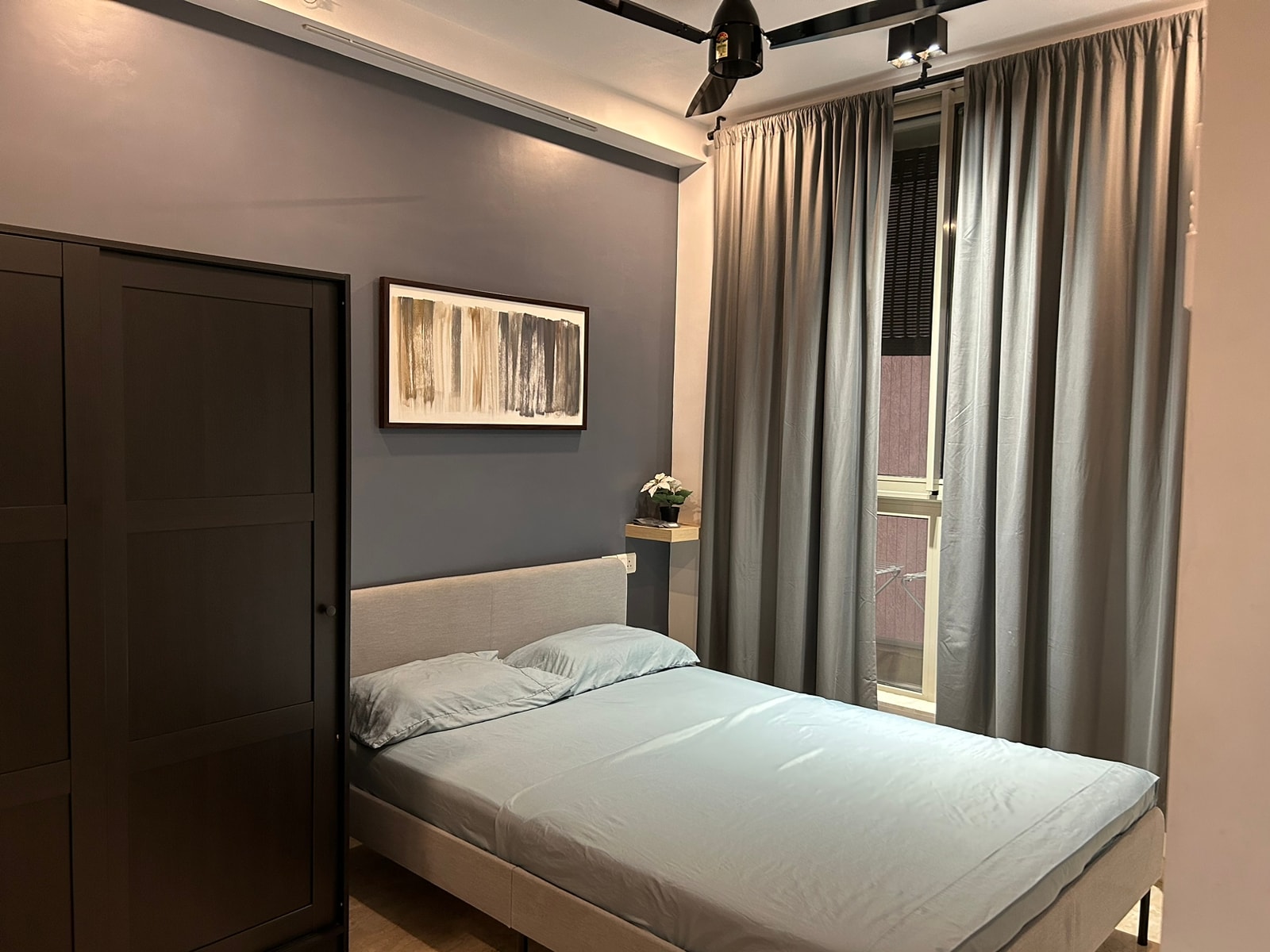 London Studio @Hiranandani Thane - Tap to explore photos