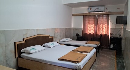 Hotel Vaibhav Palace Room Type - 3 BED FAMILY AC