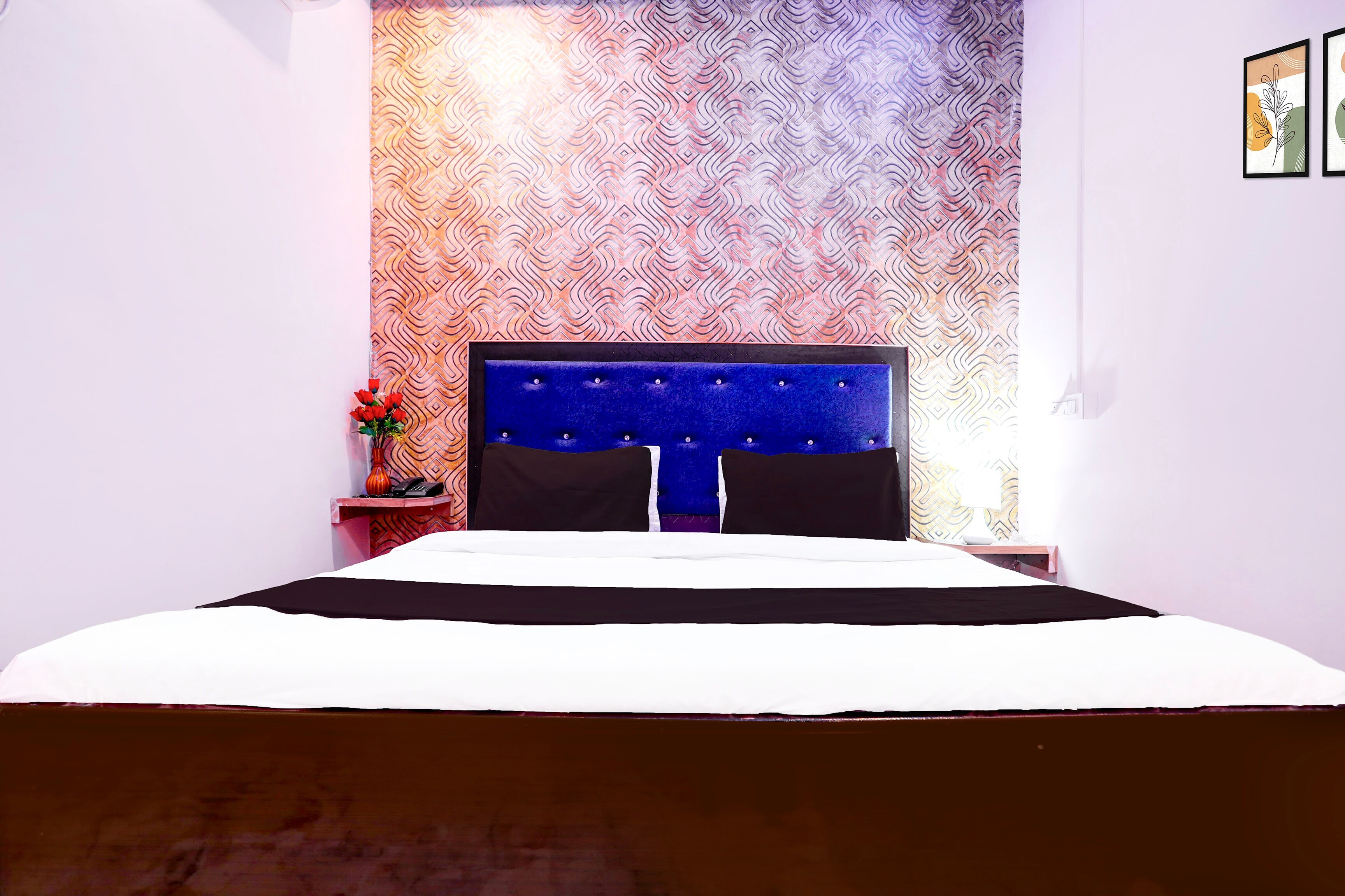 Hotel O S B Guest house - Tap to explore photos