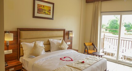 The Green Genius Resort Room Type - Super Deluxe Room with Pool View