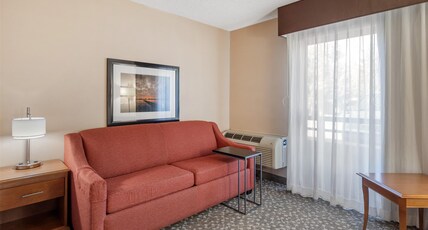 Best Western Plus Oak Harbor Hotel & Conference Center Room Type - 1 Queen Bed, Mobility Accessible, Bathtub, Non-Smoking, Full Breakfast Best Western Plus Oak Harbor Hotel & Conference Center Room Type - 1 Queen Bed, Mobility Accessible, Bathtub, Non-Smoking, Full Breakfast