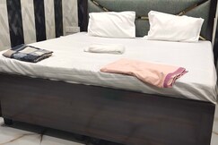 Hotel O Golden Palace Homestay