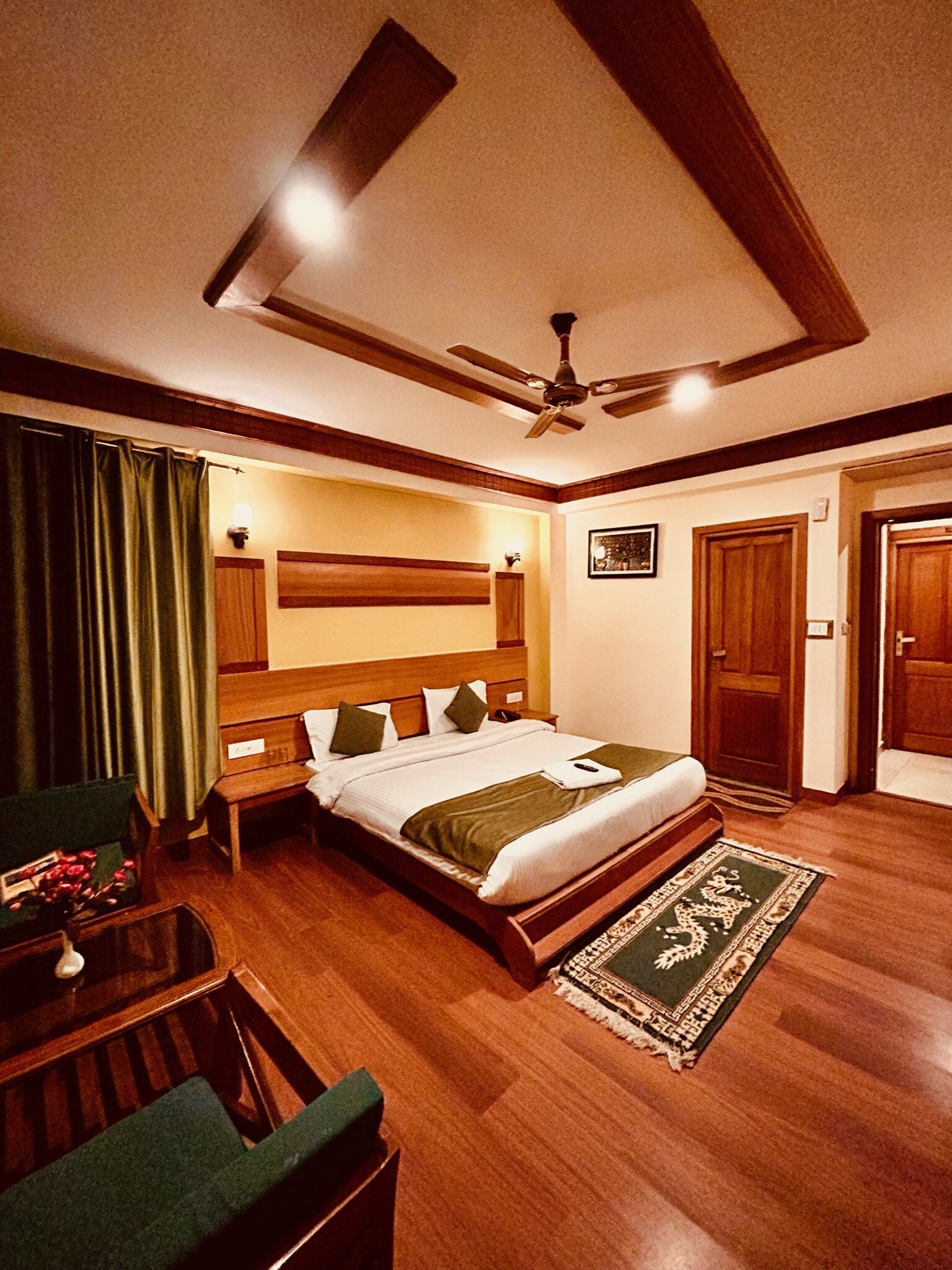 Hotel TangleWood Villa - Tap to explore photos