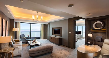 Hilton Zhoushan Room Type - EXECUTIVE SUITE