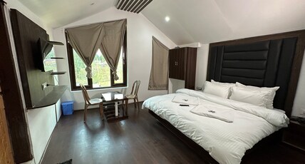 Hills Heaven by Voyager Hotels Room Type - Deluxe Room